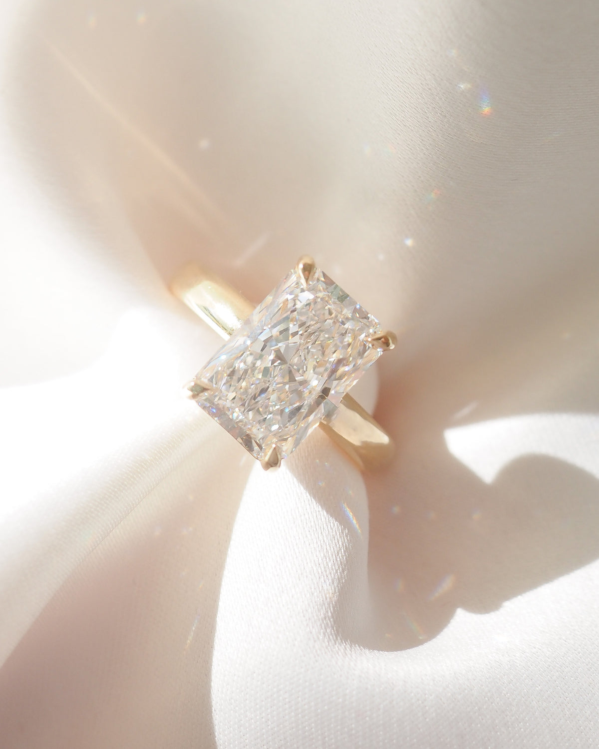 Radiant Orbit Solitaire | 4ct Lab-Grown Diamond Ring