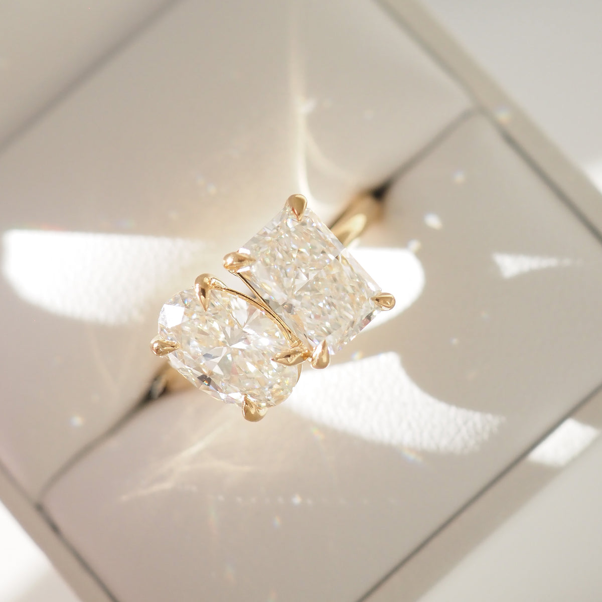 Una | Oval & Radiant Toi et Moi Lab-Grown Diamond Engagement Ring